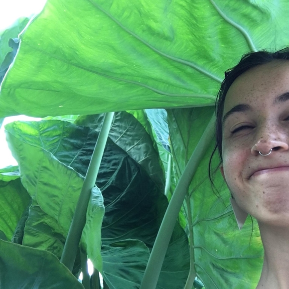 Meet your Posher, Becca - Picture 1 of 1